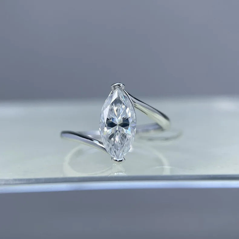 MuShan Luxury Jewelry 925 Sterling Silver Ring VVS Moissanite Solitaire Ring for Fiancee 18K Gold Plated MST Patent Rings
