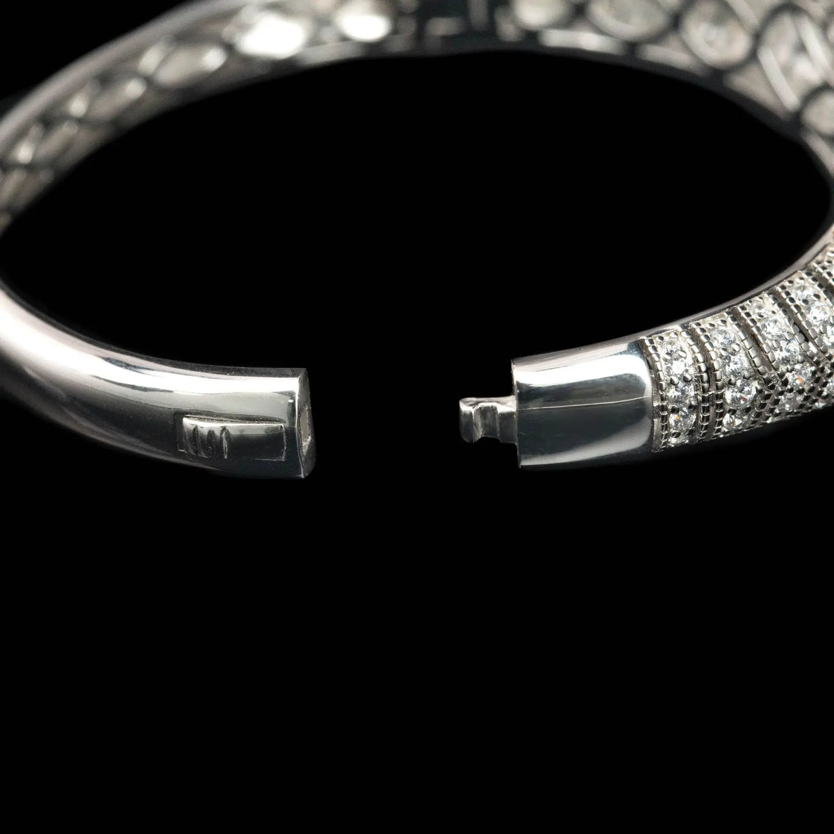MuShan Jewelry 925 Sterling Silver Bangle 5A CZ Gemstones High Carbon Diamond Luxury 925 Sterling Silver Bangle Accessories
