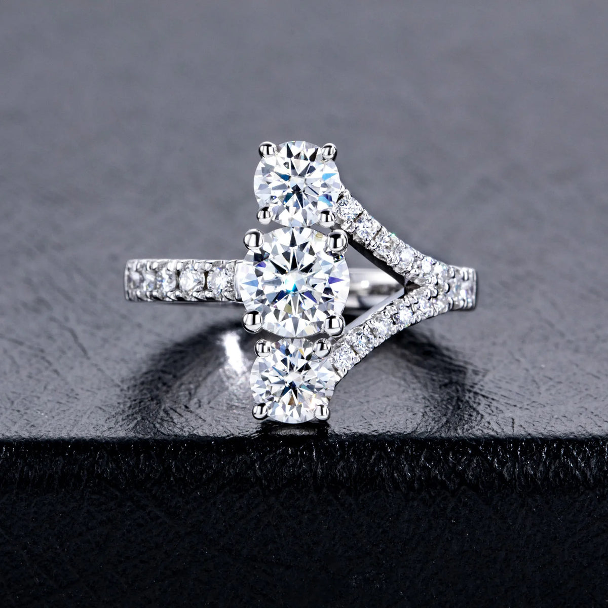 MuShan Luxury Jewelry 925 Sterling Silver Ring Moissanite Stunning Ring for Ladies 18K Gold Plated MST Patent GRA Fine Rings